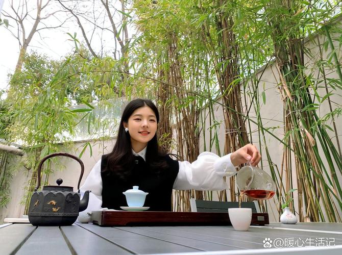 跟随小陈的武汉品茶之行，探寻从迷茫到顿悟的心灵修行之旅