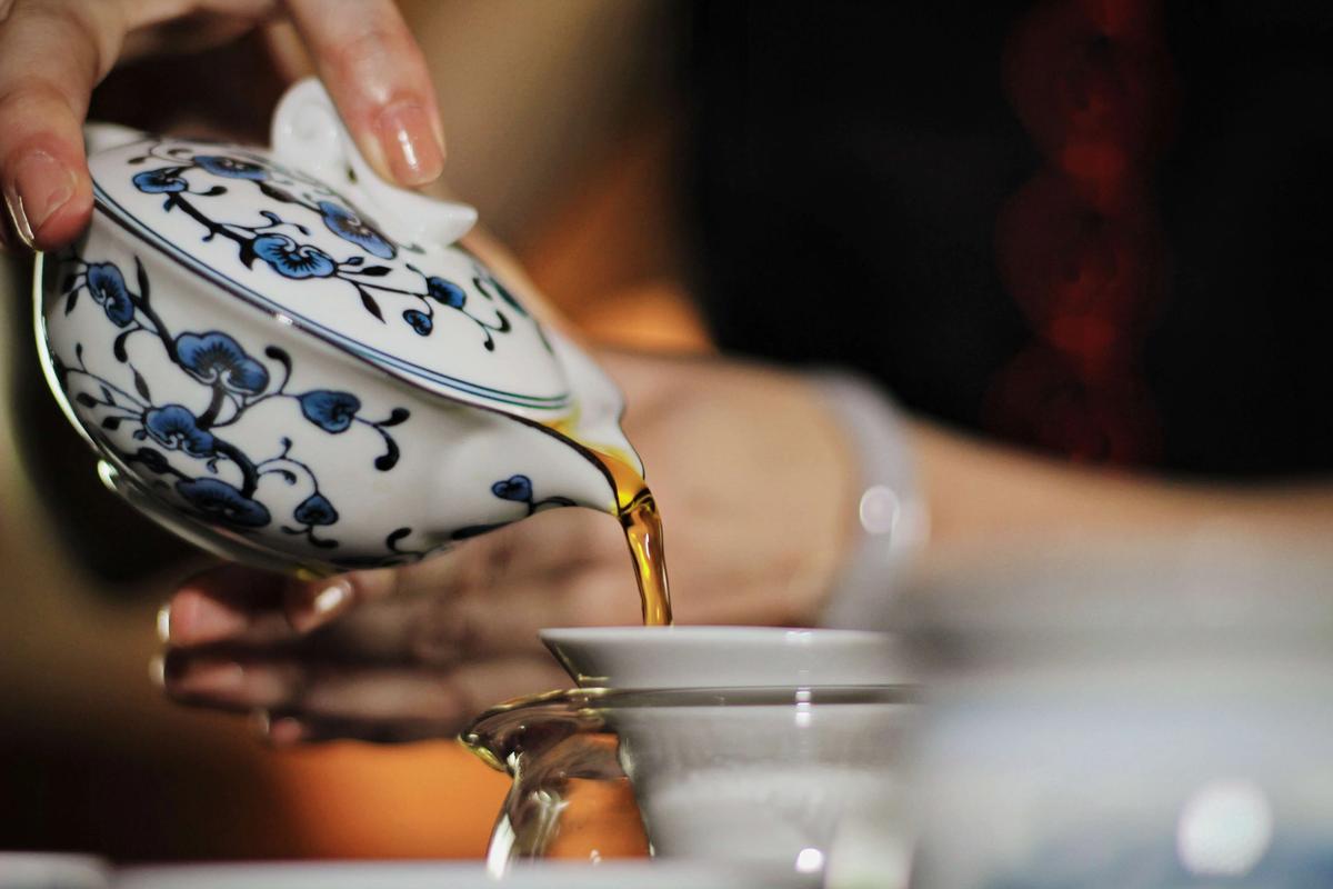 想知道武汉品茶价格？朋友老陈的经历或能给你启发