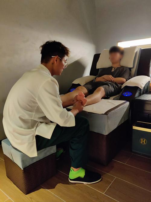 武汉白领看过来！这家桑拿服务超专业，专治加班腰颈痛